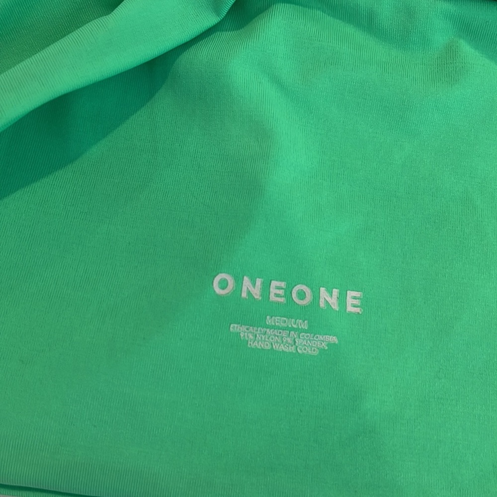 Oneone top - Picture 3 of 3